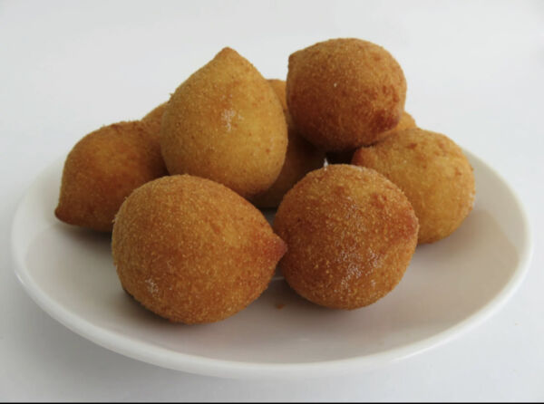 電子レンジで温めるチキンコロッケ　/　COXINHA FRITA